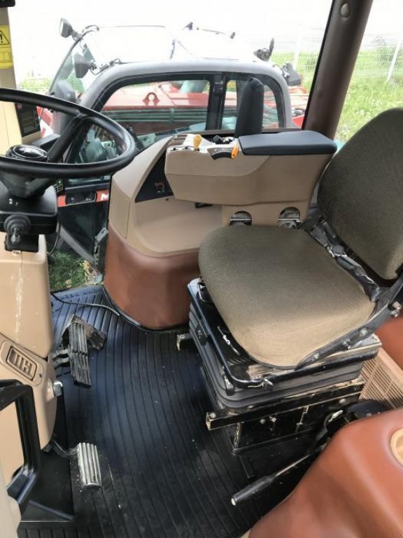 Oldtimer-Traktor des Typs John Deere 8400, Neumaschine in Ковель (Bild 6)