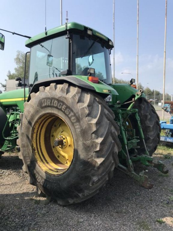 Oldtimer-Traktor des Typs John Deere 8400, Neumaschine in Ковель (Bild 4)