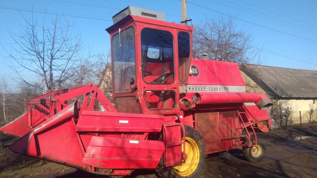 Oldtimer-Mähdrescher typu Massey Ferguson 186, Neumaschine v Здолбунів (Obrázek 8)