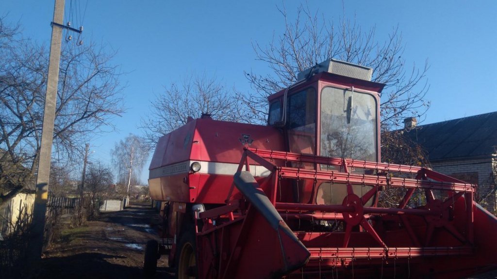 Oldtimer-Mähdrescher typu Massey Ferguson 186, Neumaschine v Здолбунів (Obrázek 1)