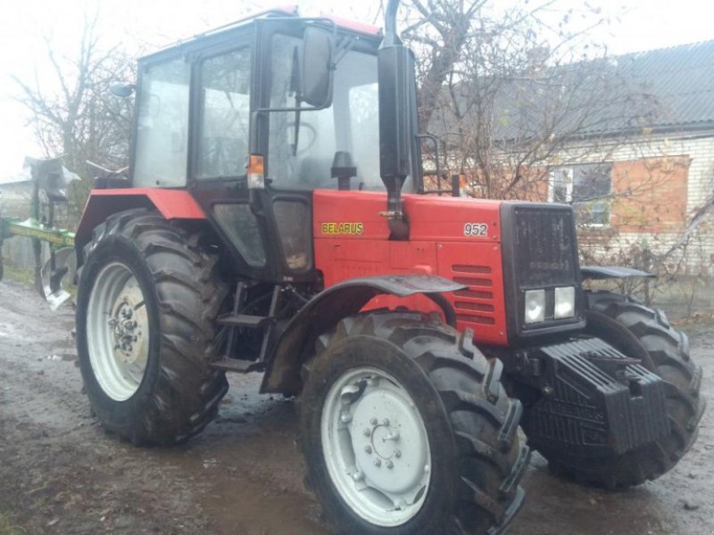 Oldtimer-Traktor typu Belarus Беларус-952, Neumaschine v Здолбунів