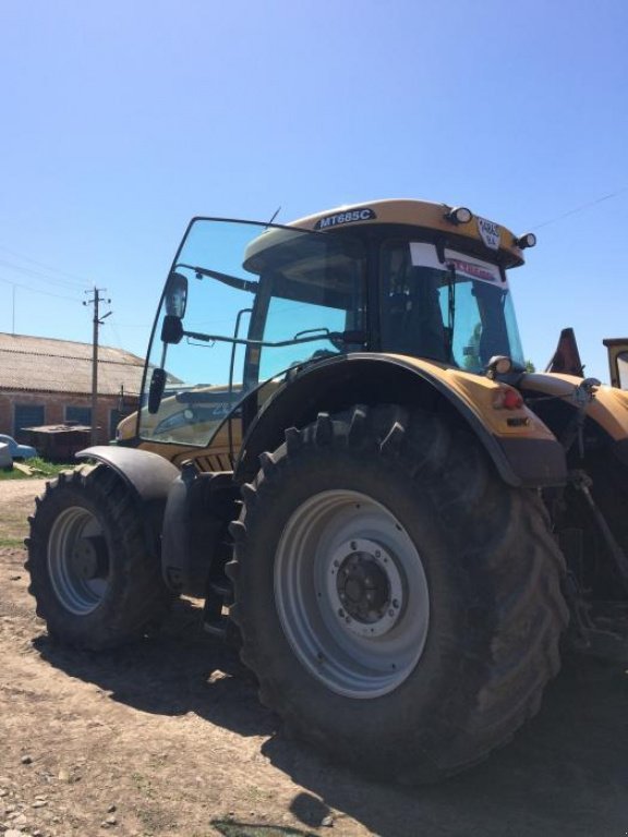 Oldtimer-Traktor typu CHALLENGER MT685C, Neumaschine v Кіровоград (Obrázek 2)