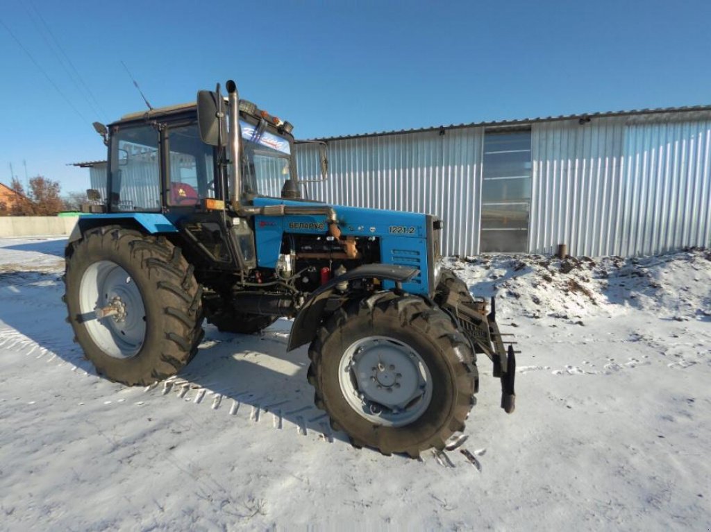 Oldtimer-Traktor des Typs Belarus Беларус-1221.2, Neumaschine in Полтава (Bild 5)