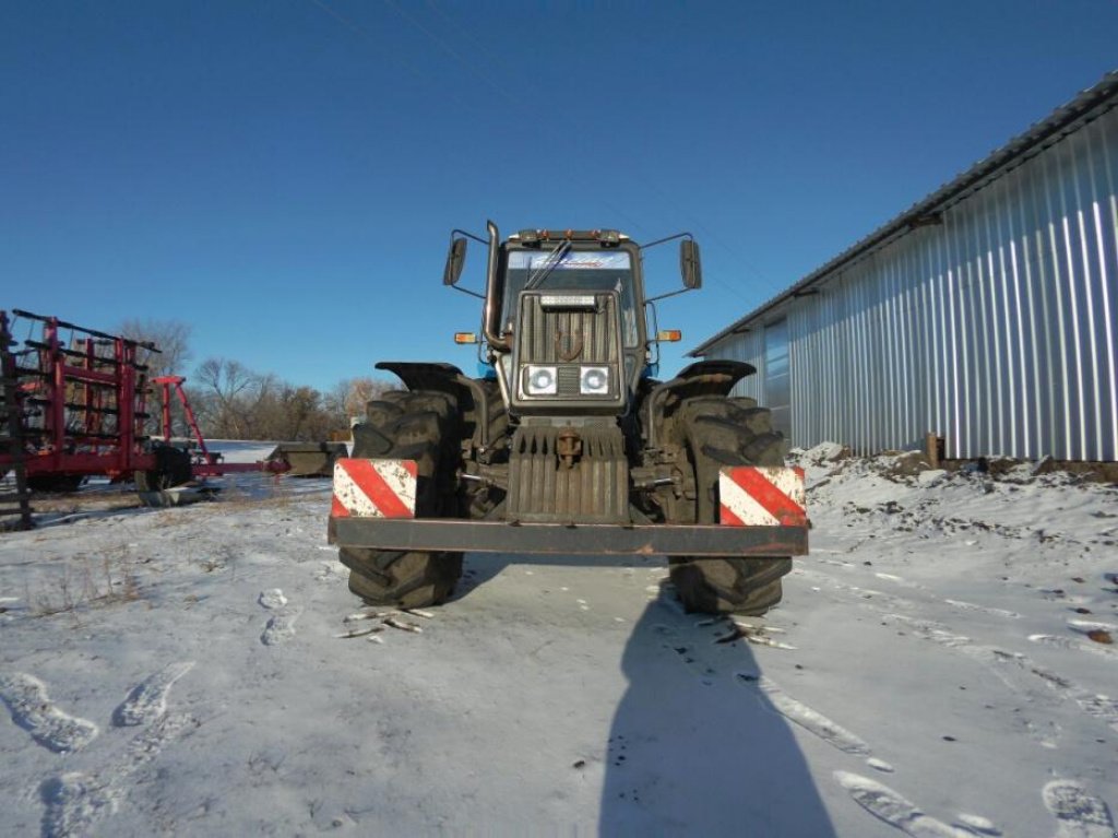 Oldtimer-Traktor des Typs Belarus Беларус-1221.2, Neumaschine in Полтава (Bild 2)