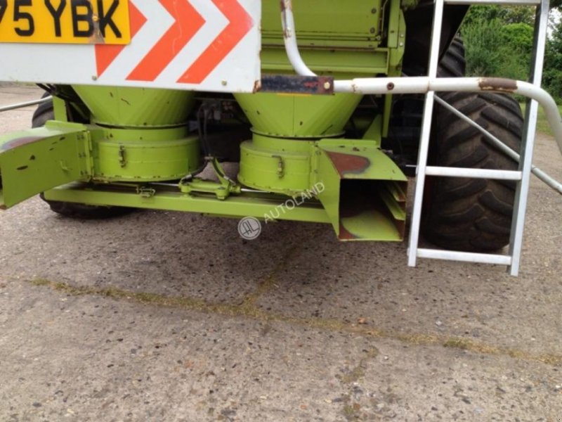 Oldtimer-Mähdrescher of the type CLAAS Lexion 480, Neumaschine in Здолбунів (Picture 1)