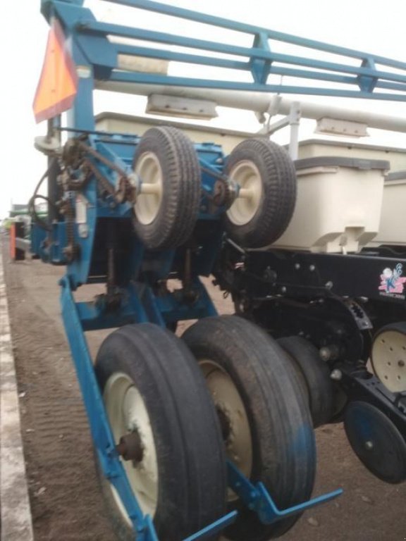Gareeggenfelder typu Kinze 3600, Gebrauchtmaschine v Рівне (Obrázek 5)