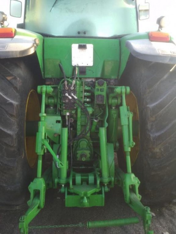 Oldtimer-Traktor des Typs John Deere 8420, Neumaschine in Рівне (Bild 4)