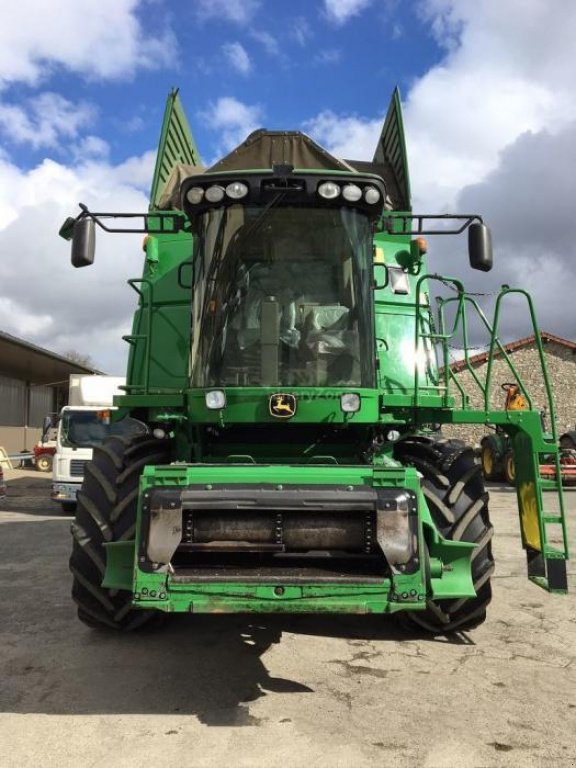 Oldtimer-Mähdrescher des Typs John Deere S690i, Neumaschine in Рівне (Bild 2)
