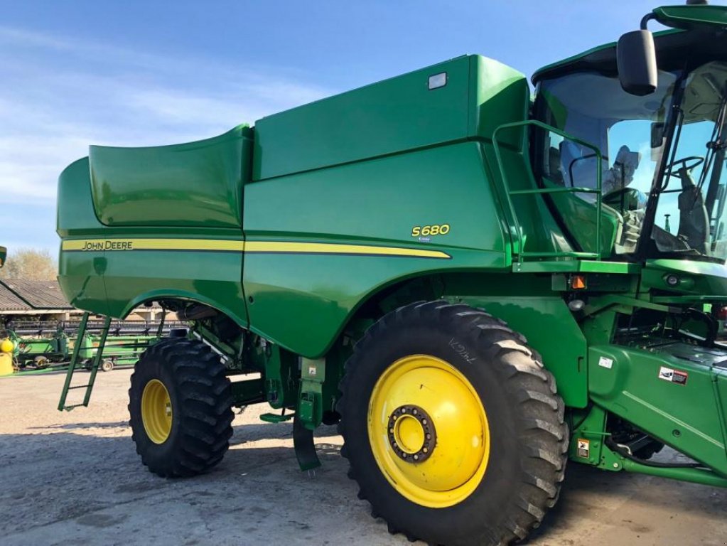 Oldtimer-Mähdrescher a típus John Deere S680, Neumaschine ekkor: Одеса (Kép 8)