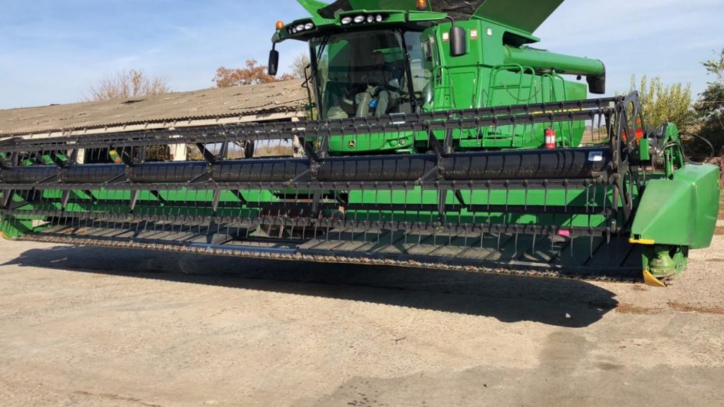 Oldtimer-Mähdrescher a típus John Deere S680, Neumaschine ekkor: Одеса (Kép 1)