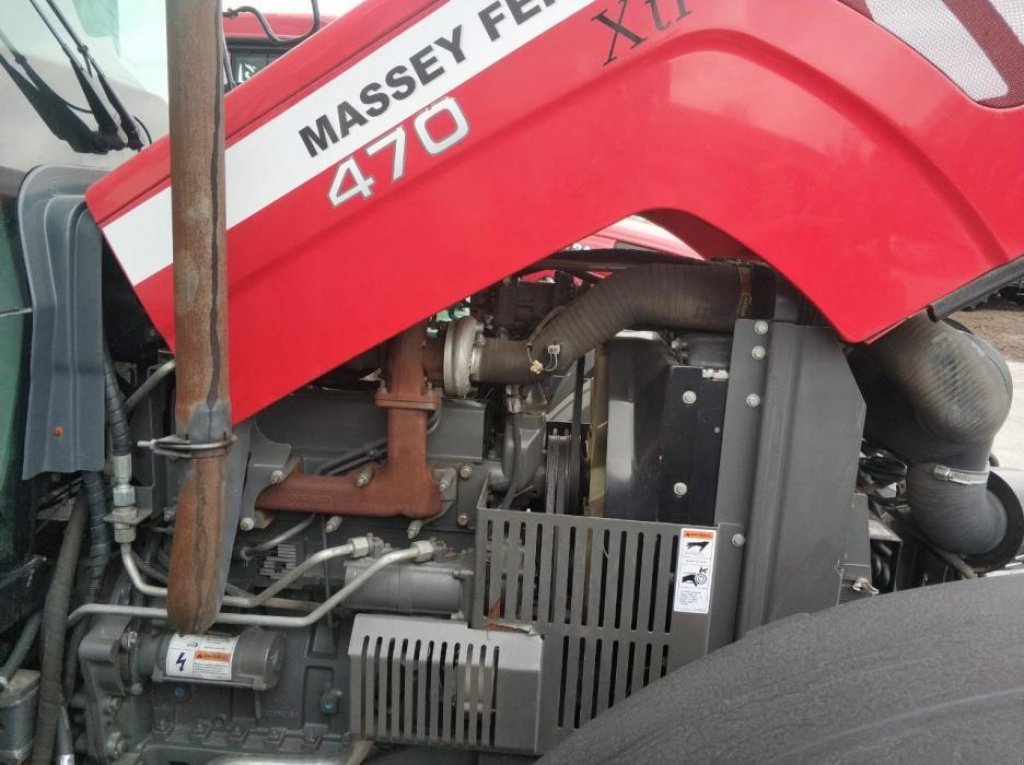 Oldtimer-Traktor a típus Massey Ferguson 470 Xtra, Neumaschine ekkor: Дніпро (Kép 2)