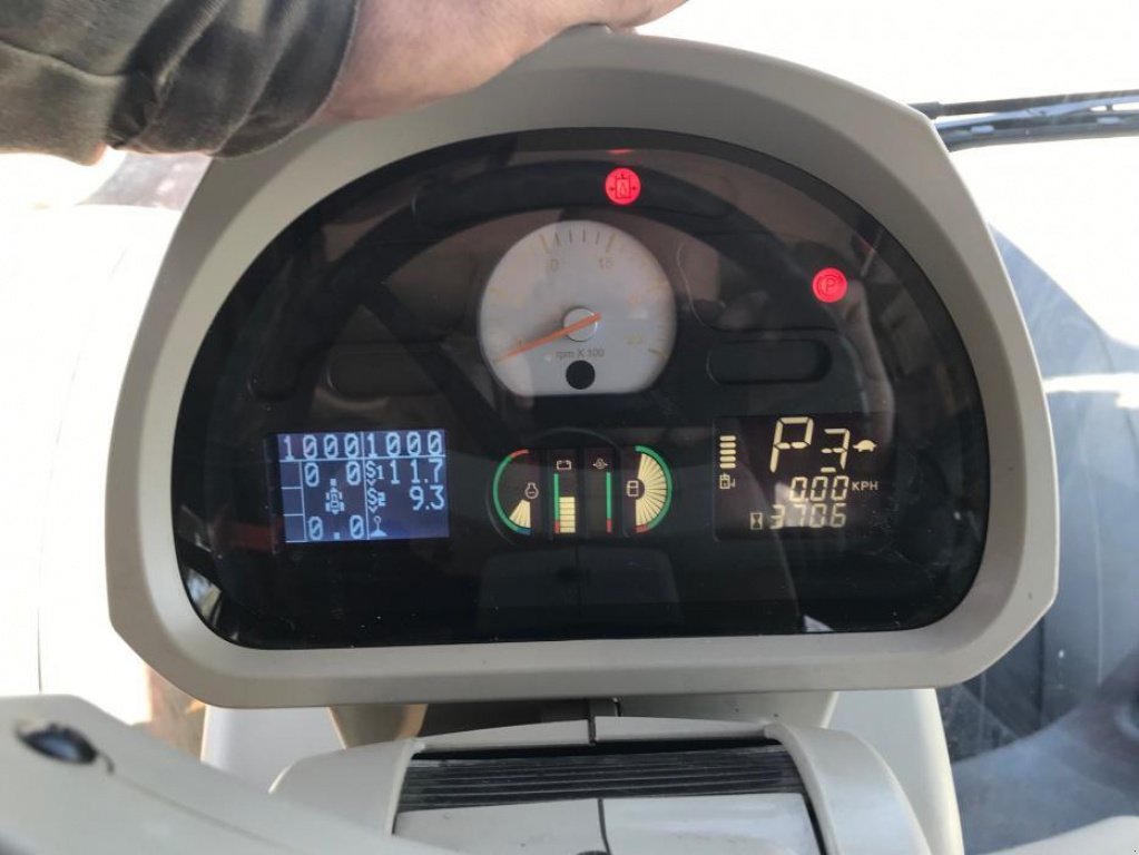 Oldtimer-Traktor typu Massey Ferguson 8690 Dyna VT, Neumaschine v Дніпро (Obrázek 8)