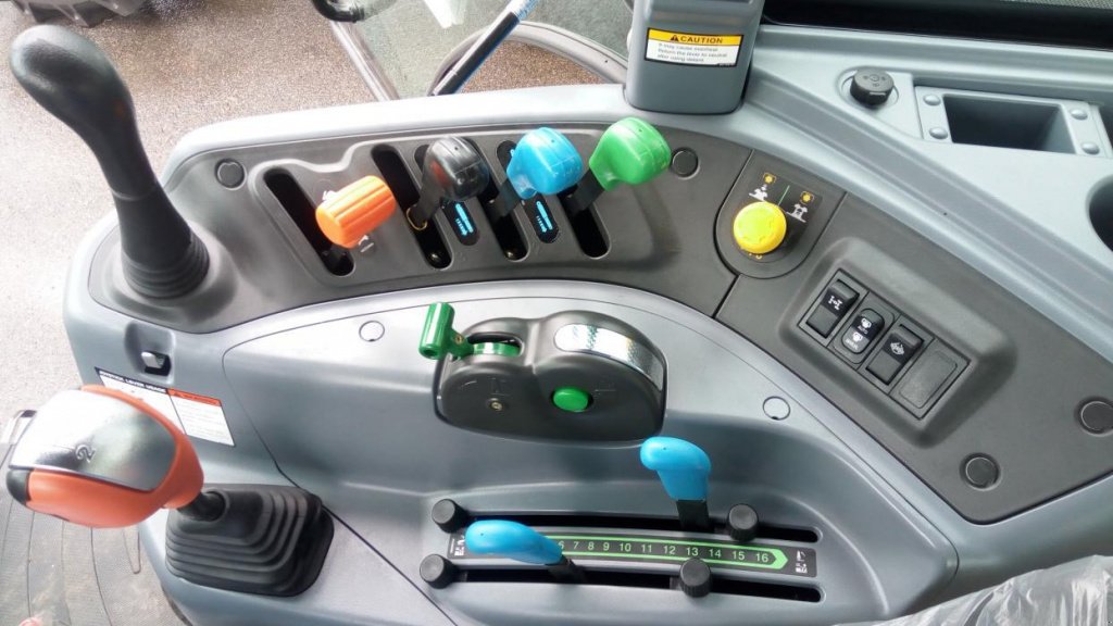 Oldtimer-Traktor typu LS Tractor Plus 90, Neumaschine v Бровари (Obrázek 8)