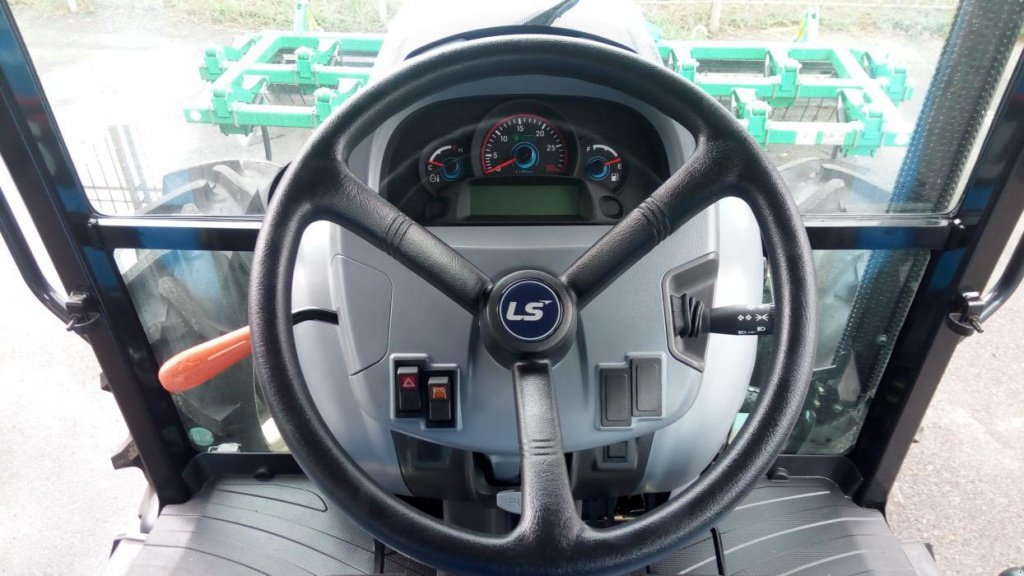 Oldtimer-Traktor typu LS Tractor Plus 70, Neumaschine v Бровари (Obrázek 10)