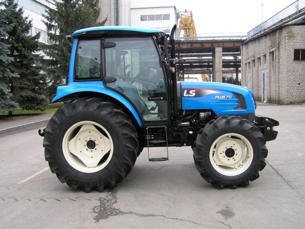 Oldtimer-Traktor typu LS Tractor Plus 70, Neumaschine v Бровари (Obrázek 3)