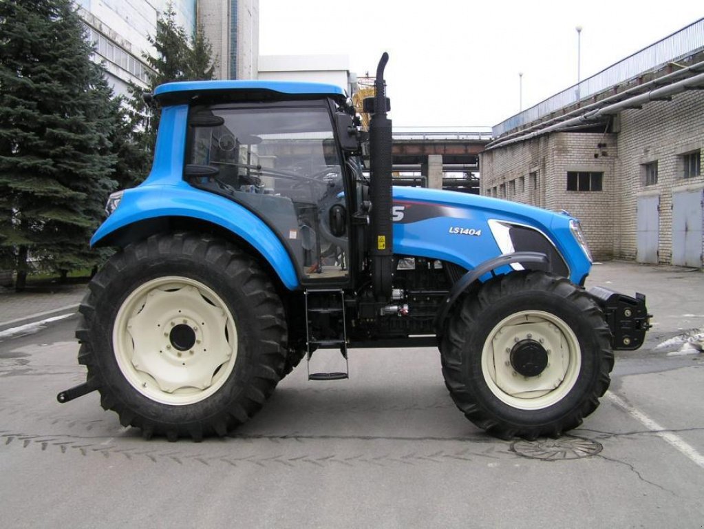 Oldtimer-Traktor tipa LS Tractor H 140, Neumaschine u Бровари (Slika 2)