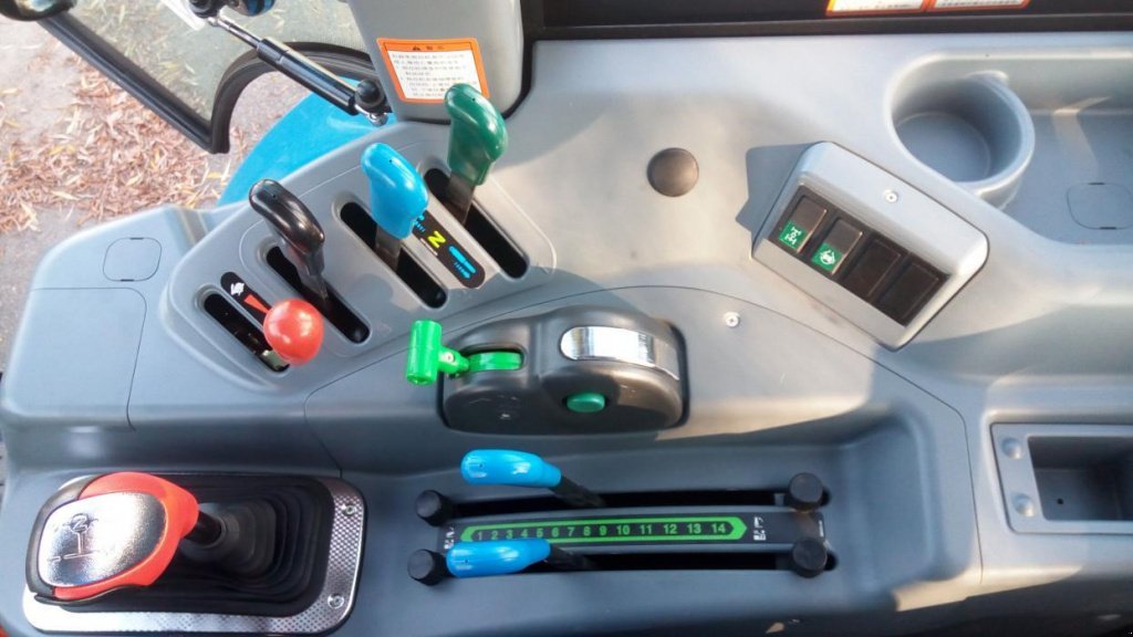 Oldtimer-Traktor del tipo LS Tractor Plus 100, Neumaschine In Бровари (Immagine 9)