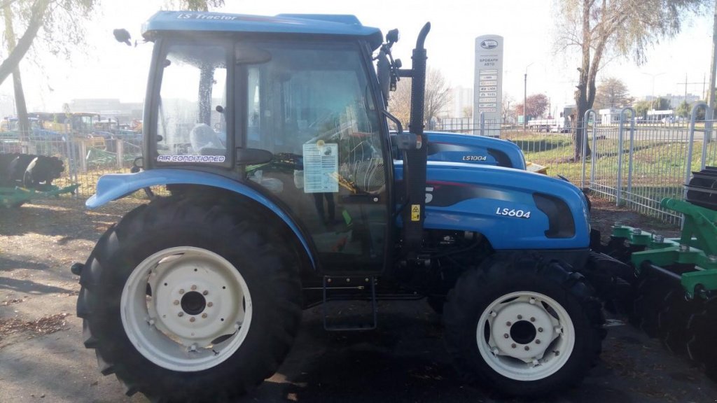 Oldtimer-Traktor typu LS Tractor U 60, Neumaschine v Бровари (Obrázek 6)