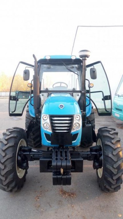 Oldtimer-Traktor typu LS Tractor V 804, Neumaschine v Бровари (Obrázek 6)