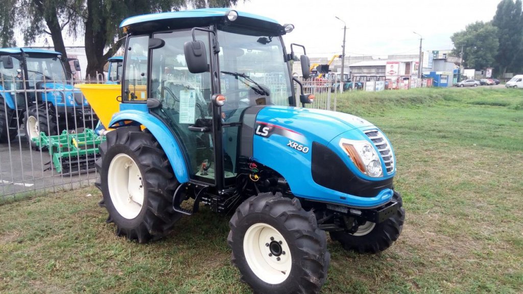 Oldtimer-Traktor del tipo LS Tractor XR 50, Neumaschine In Бровари (Immagine 1)