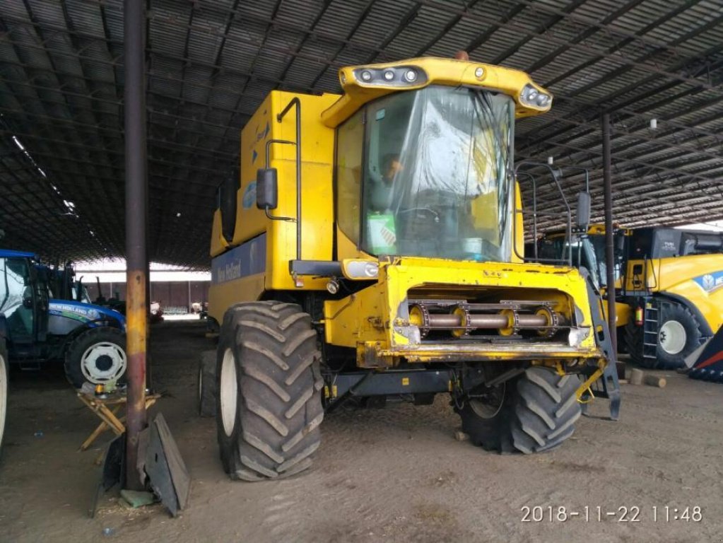 Oldtimer-Mähdrescher del tipo New Holland CSX7080, Neumaschine In Кропивницький (Immagine 1)