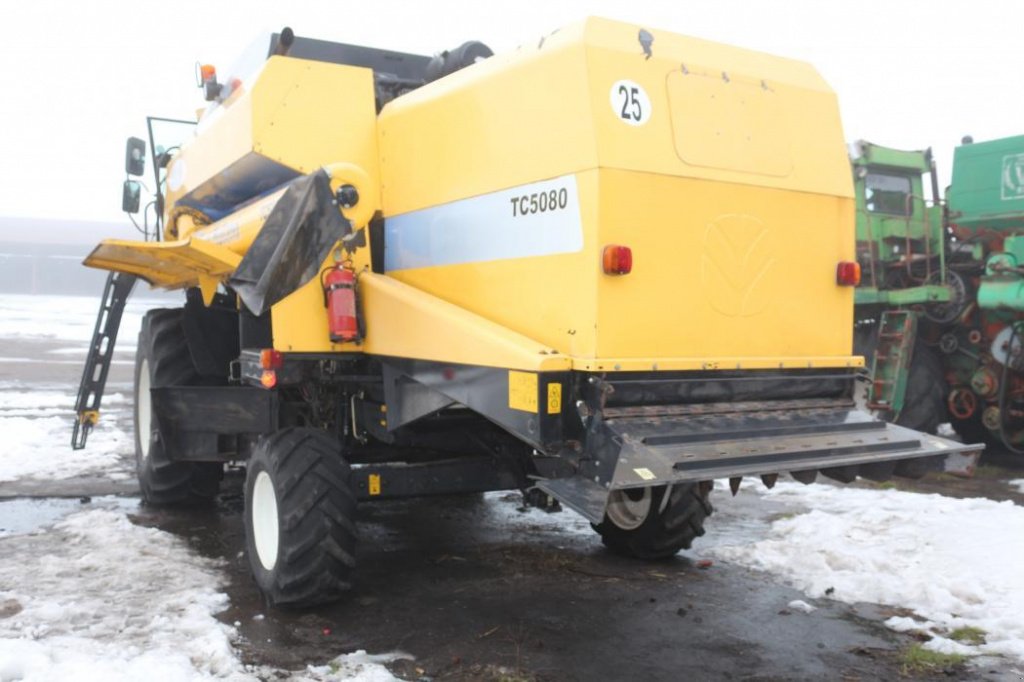 Oldtimer-Mähdrescher a típus New Holland TC5080, Gebrauchtmaschine ekkor: Кропивницький (Kép 2)