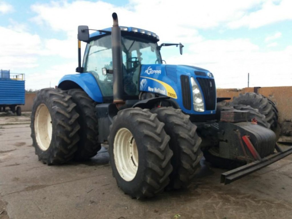 Oldtimer-Traktor a típus New Holland T8050, Neumaschine ekkor: Запоріжжя (Kép 1)