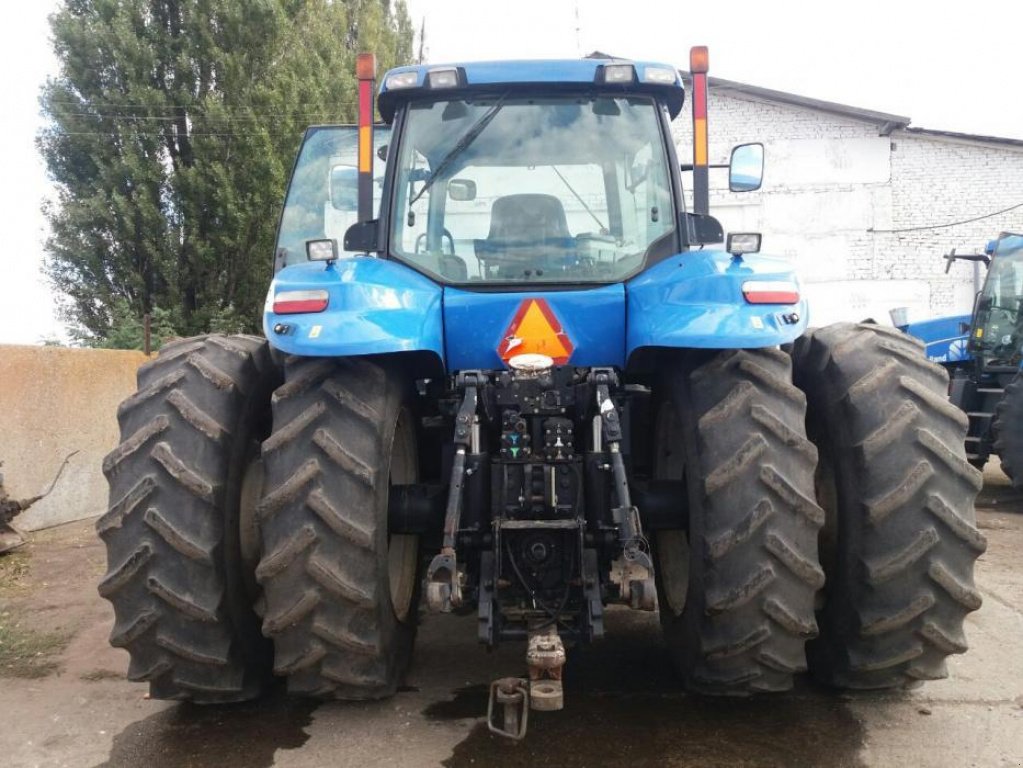 Oldtimer-Traktor des Typs New Holland T8050, Neumaschine in Запоріжжя (Bild 6)