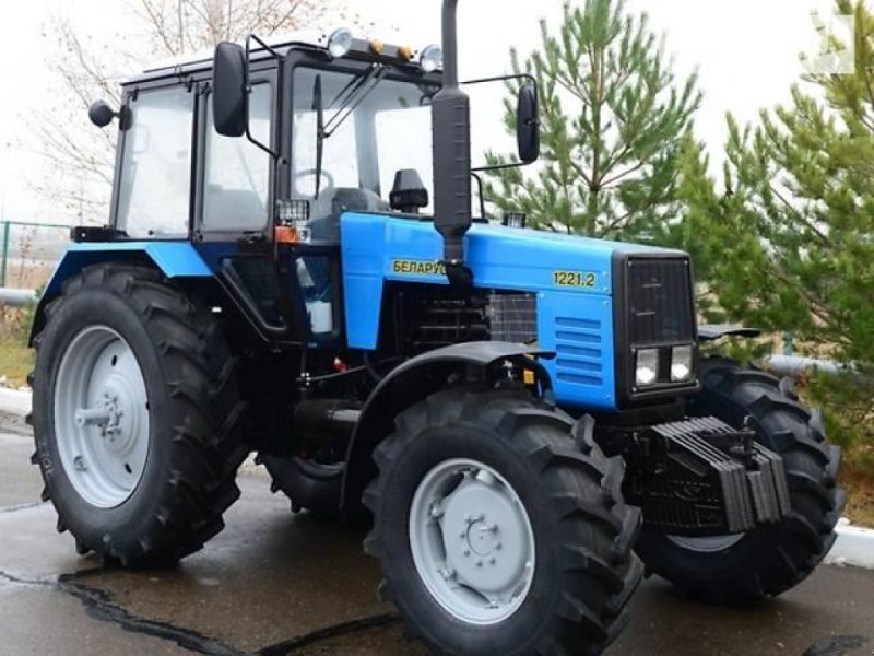 Oldtimer-Traktor a típus Belarus Беларус-1221.2, Neumaschine ekkor: Київ