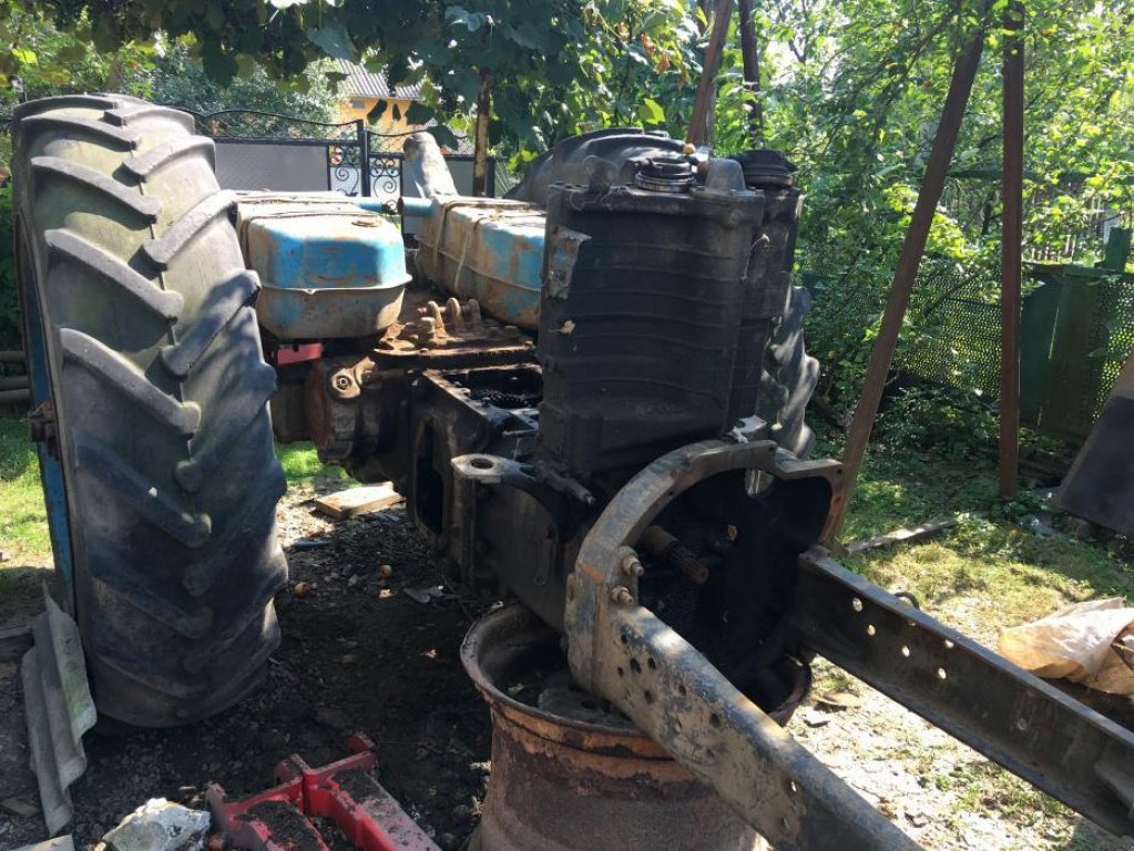 Oldtimer-Traktor typu Belarus Беларус-82, Neumaschine v Тернопіль (Obrázek 4)