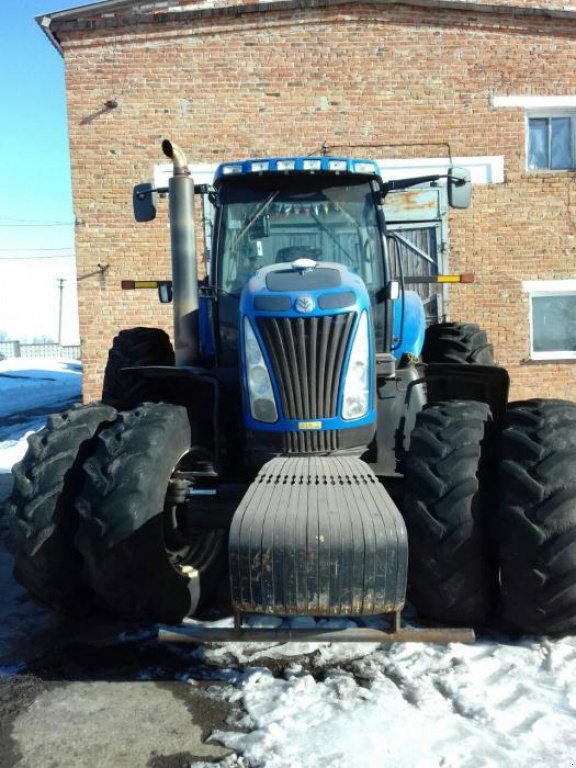 Oldtimer-Traktor del tipo New Holland T8050, Neumaschine In Балаклея (Immagine 2)