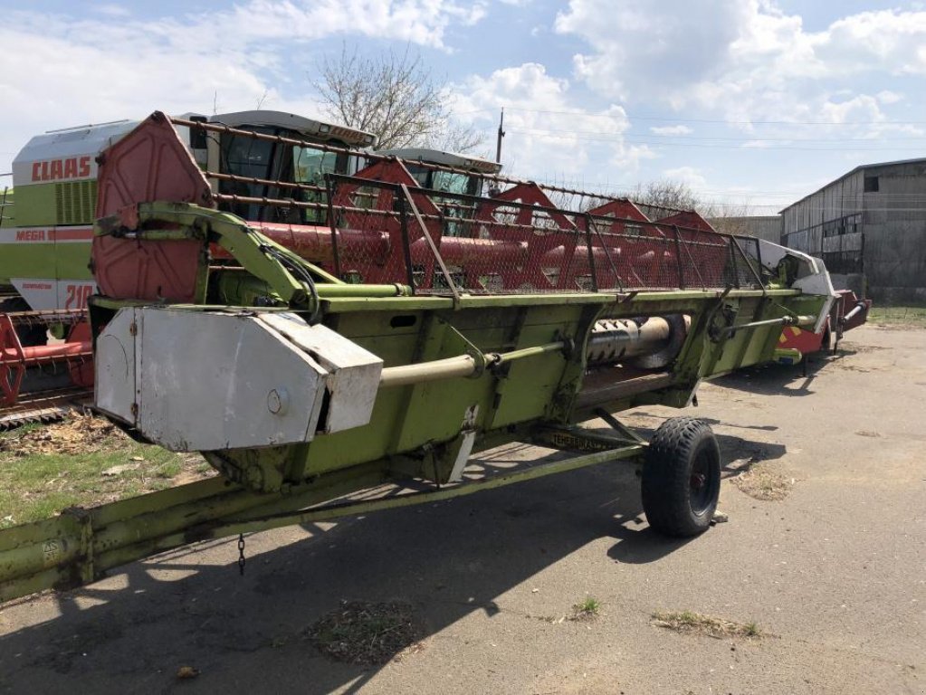 Oldtimer-Mähdrescher des Typs CLAAS Mega 208, Neumaschine in Ширяеве (Bild 3)