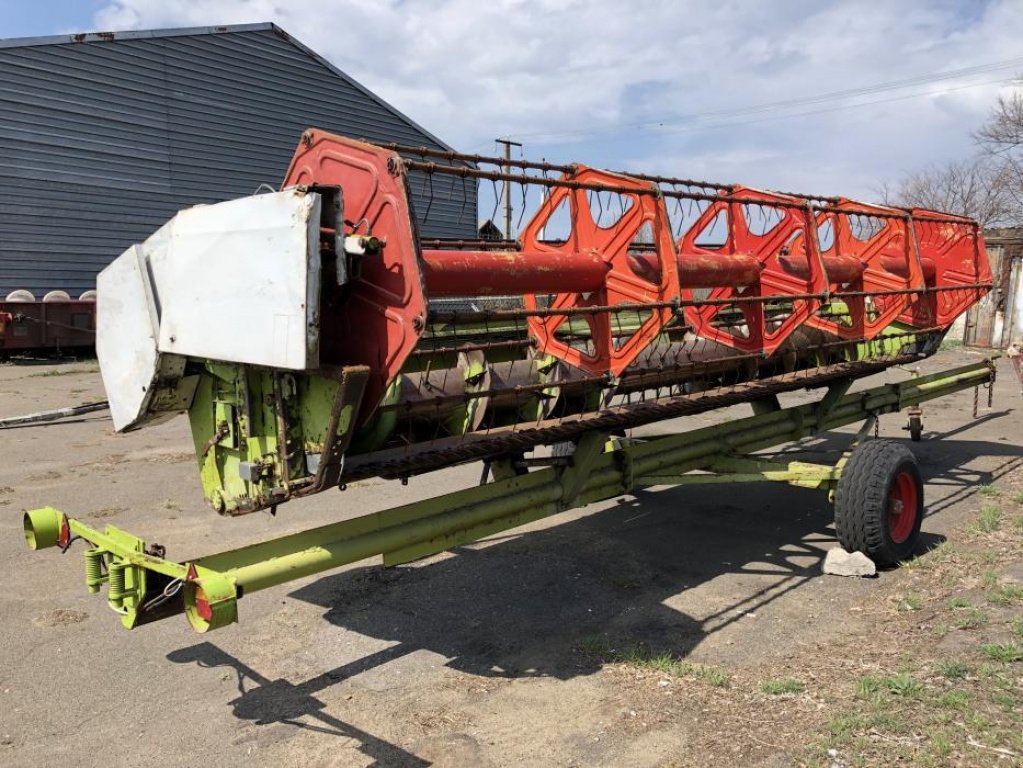 Oldtimer-Mähdrescher des Typs CLAAS Mega 208, Neumaschine in Ширяеве (Bild 4)