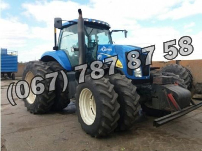 Oldtimer-Traktor des Typs New Holland T8050, Neumaschine in Запоріжжя (Bild 1)