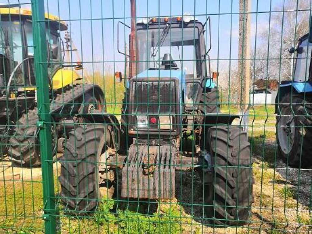 Oldtimer-Traktor des Typs Belarus Беларус-1221.2, Neumaschine in Ворожба (Bild 2)