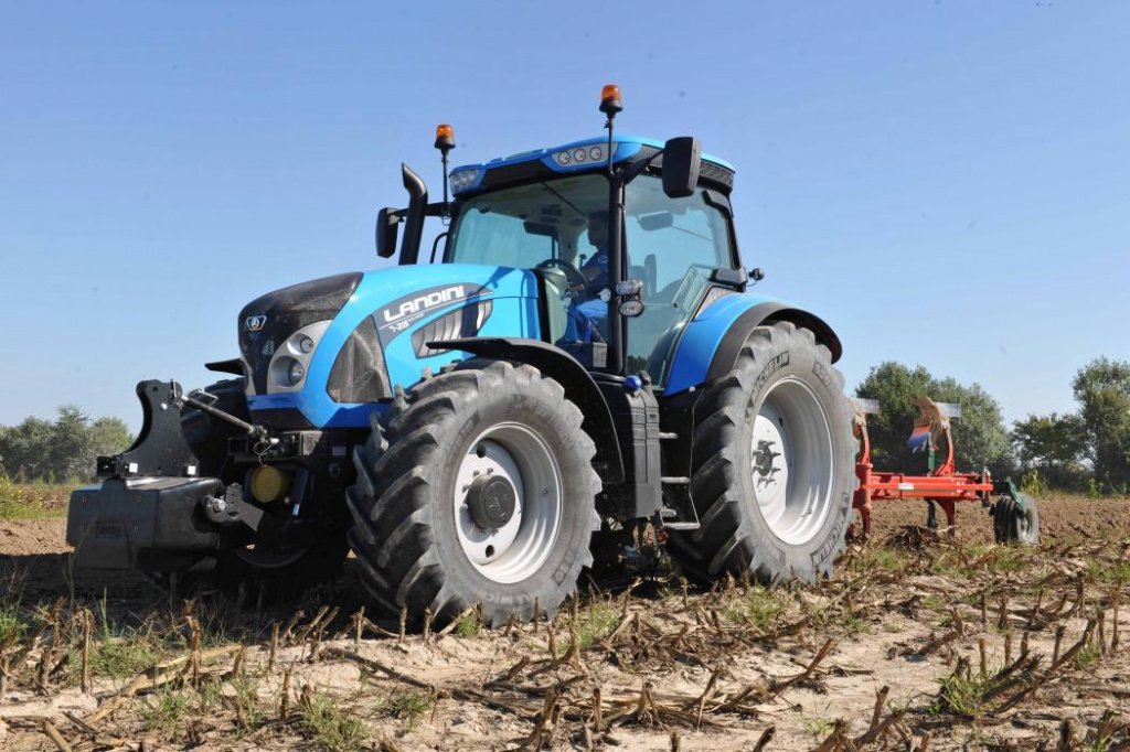 Oldtimer-Traktor typu Landini 7-230, Neumaschine v Київ (Obrázek 2)