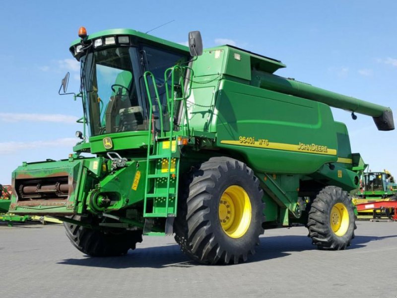 Oldtimer-Mähdrescher of the type John Deere 9640i WTS, Neumaschine in Путрівка (Picture 1)