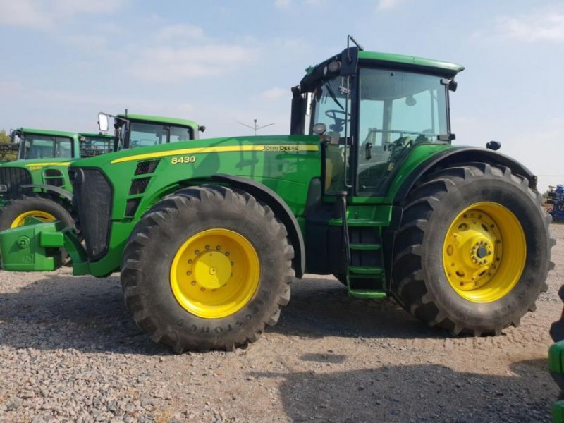 Oldtimer-Traktor типа John Deere 8430, Gebrauchtmaschine в Путрівка (Фотография 1)
