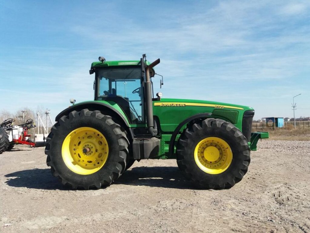 Oldtimer-Traktor des Typs John Deere 8320, Gebrauchtmaschine in Путрівка (Bild 11)