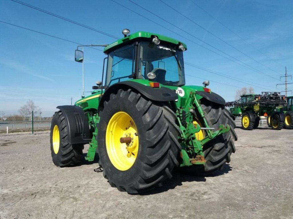 Oldtimer-Traktor des Typs John Deere 8320, Gebrauchtmaschine in Путрівка (Bild 8)