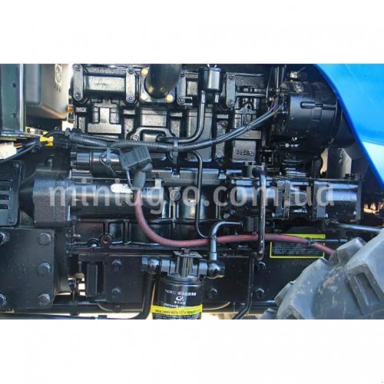 Hopfentraktor du type Dong Feng DF 404, Neumaschine en Бузова (Photo 2)