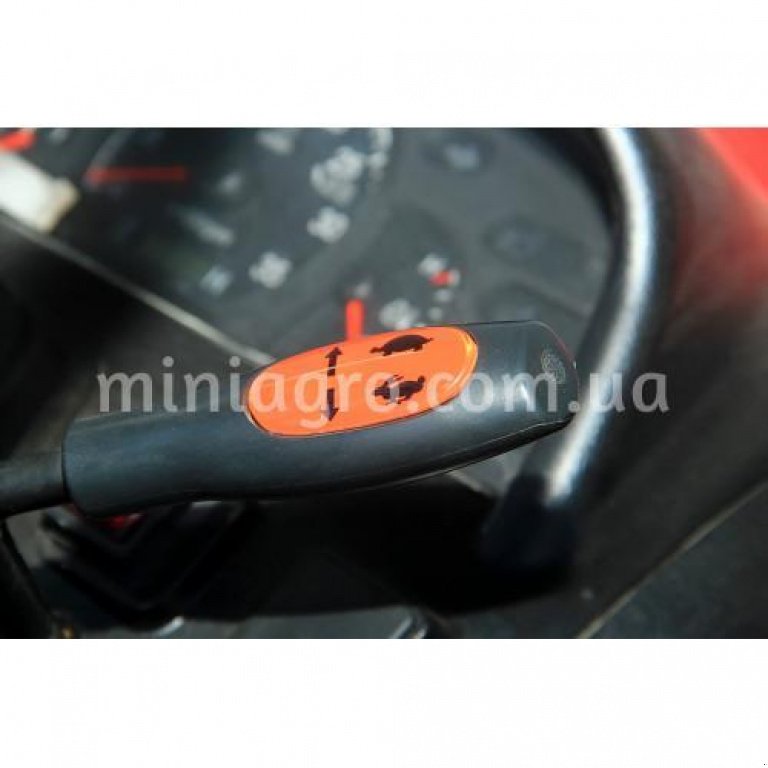 Hopfentraktor typu Branson 2500, Neumaschine v Бузова (Obrázek 2)