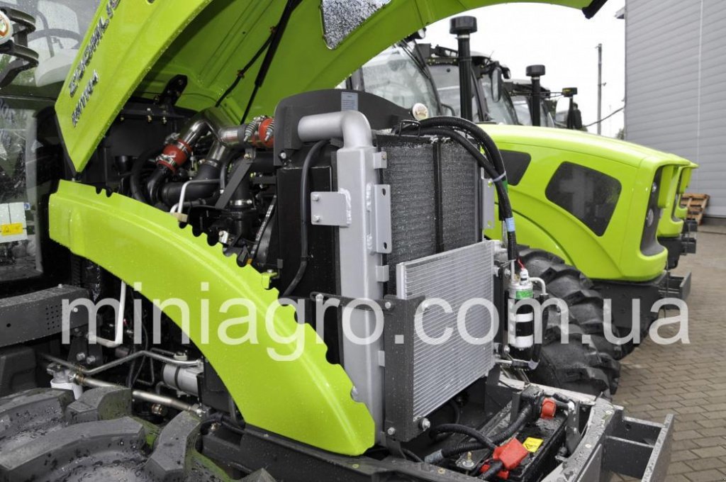 Oldtimer-Traktor des Typs Zoomlion RC1104 Cab, Neumaschine in Бузова (Bild 9)