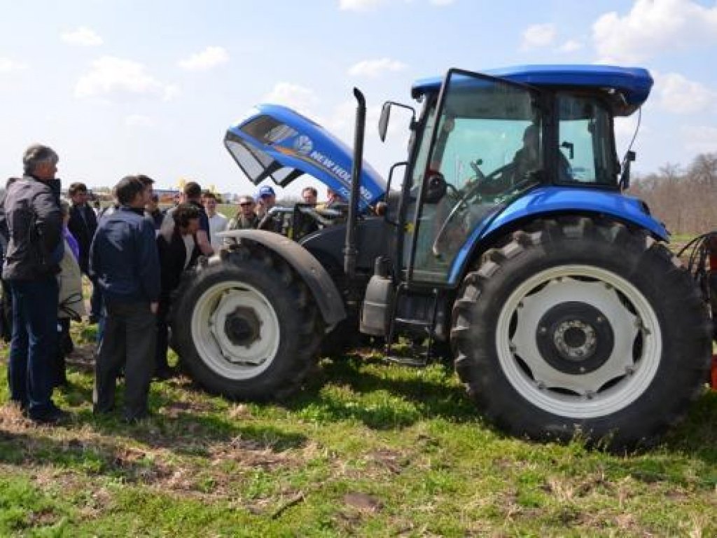 Oldtimer-Traktor van het type New Holland TD5.110, Neumaschine in Хмельницький (Foto 3)