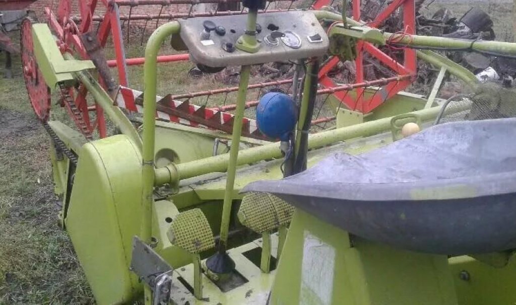 Oldtimer-Mähdrescher a típus CLAAS Columbus, Neumaschine ekkor: Вінниця (Kép 4)
