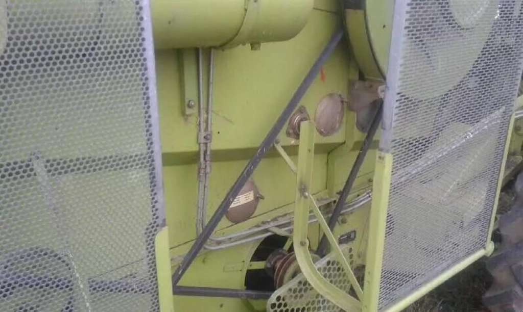 Oldtimer-Mähdrescher a típus CLAAS Columbus, Neumaschine ekkor: Вінниця (Kép 2)