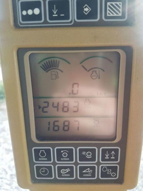 Oldtimer-Mähdrescher des Typs John Deere W660, Neumaschine in Біла Церква (Bild 5)