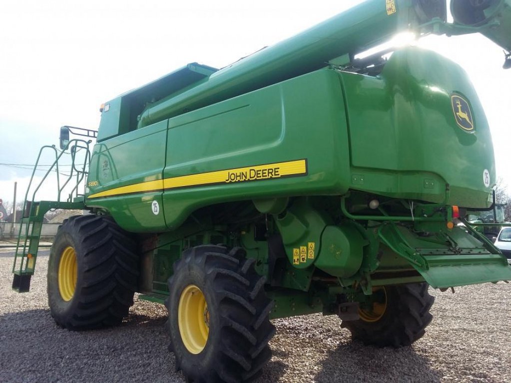 Oldtimer-Mähdrescher des Typs John Deere S690i, Neumaschine in Біла Церква (Bild 3)