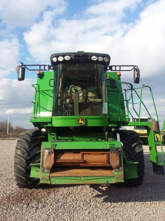 Oldtimer-Mähdrescher des Typs John Deere S690i, Neumaschine in Біла Церква (Bild 9)
