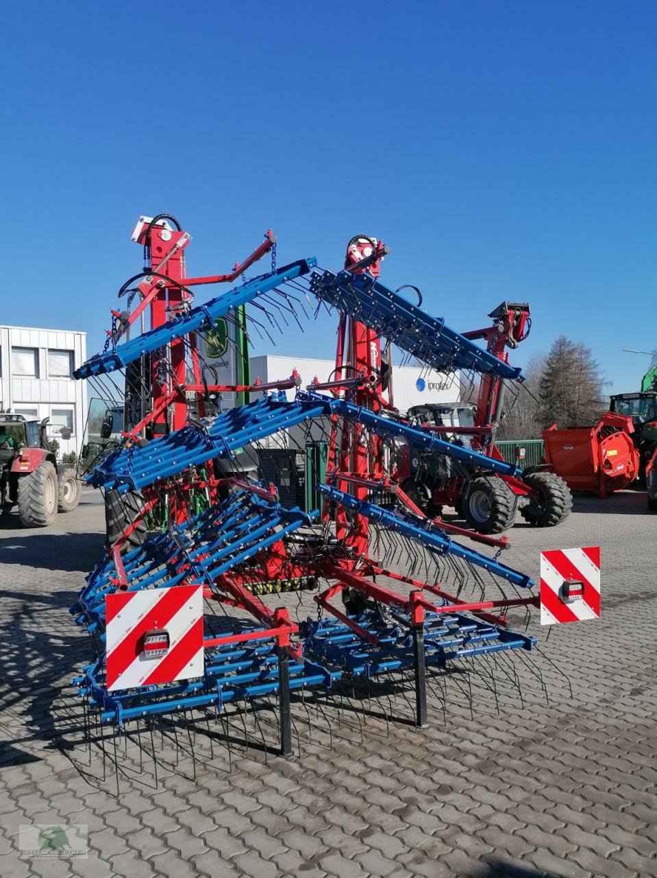 Striegeltechnik & Hacktechnik des Typs Hatzenbichler Originalstriegel 12m, Neumaschine in Münchberg (Bild 1)